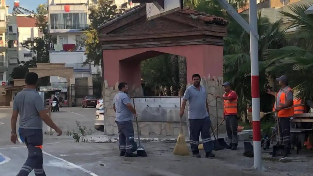 Tarihi Antalya Lisesi’nin Bahçesi Tertemiz Oldu 2